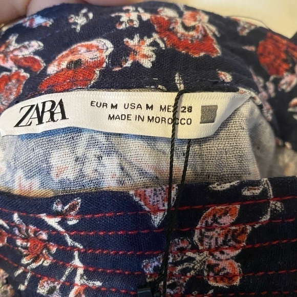 ZARA Navy Floral Ruffle Tank Top size medium - Picture 4 of 5